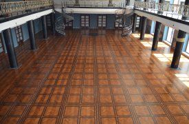 Historické parkety po renovaci ve velkém sále